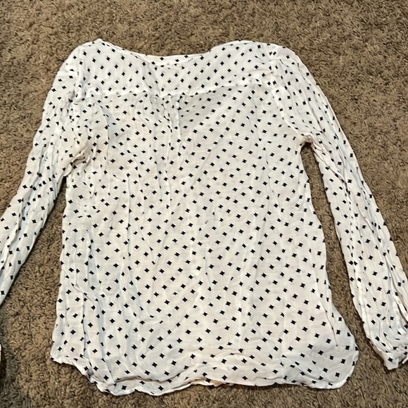 Black and white diamond patterned blouse - Picture 2 of 3